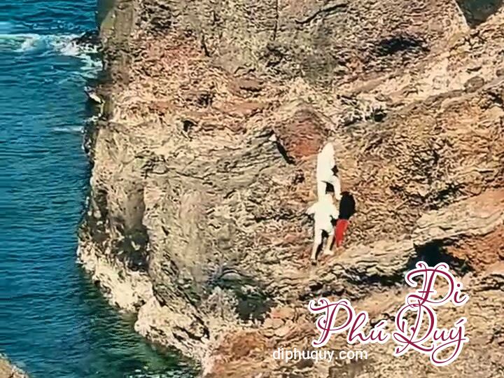 Cái Khe Sung Sướng, Tấn Lợi Phú Quý