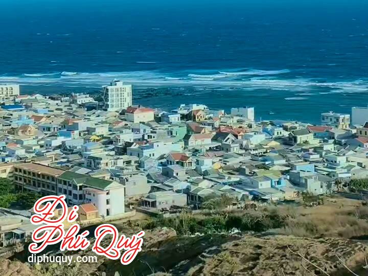 Cảnh đảo sáng hôm nay, góc quay từ đỉnh núi Cao Cát, Tấn Lợi Phú Quý