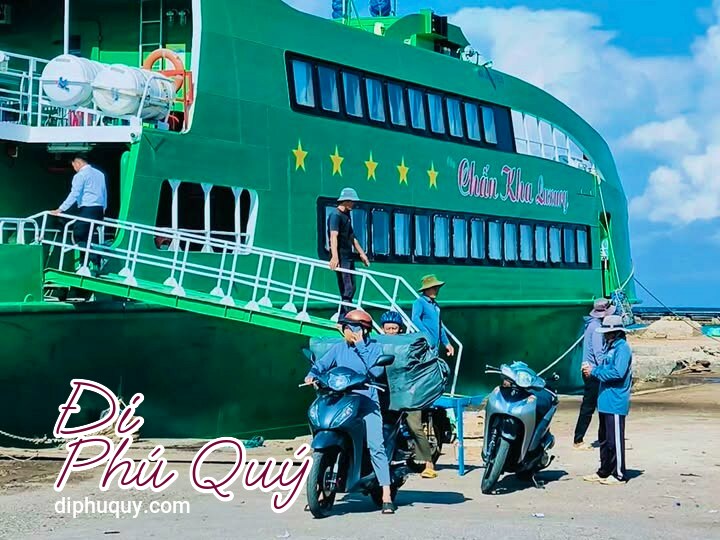 CHẤN KHA ĐỔI GIỜ KHỞI HÀNH, Tấn Lợi Phú Quý