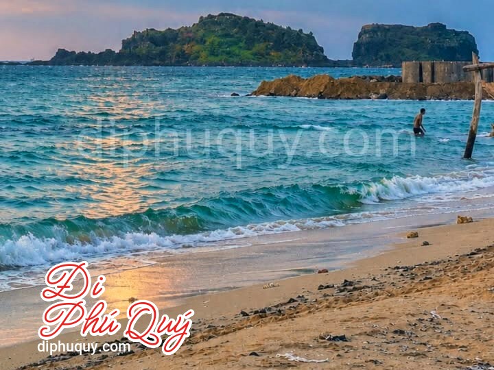 Chiều nay tôi không hẹn với ai, chỉ hẹn với biển, Tấn Lợi Phú Quý