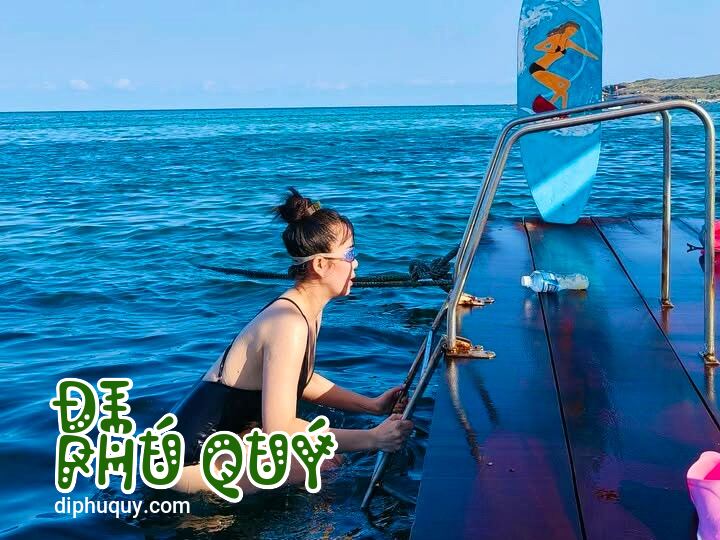 ĐỪNG  ĐỂ THANH XUÂN CỦA BẠN CHỈ QUANH QUẨN TRONG 4 BỨC TƯỜNG, Tấn Lợi Phú Quý