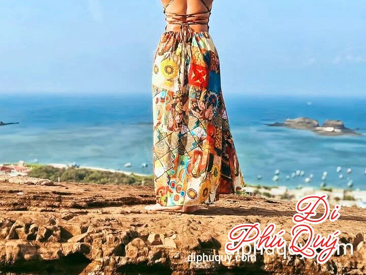 Góc view từ đỉnh núi Cao Cát phía sau chùa Linh Sơn nhìn về hướng Bắc, mình tranh, Tấn Lợi Phú Quý