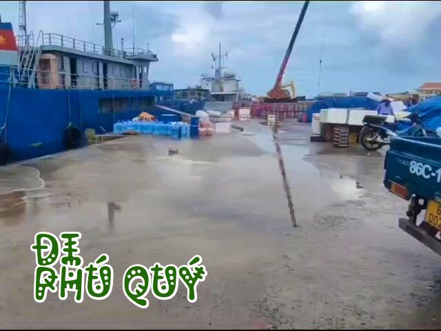 Không cần vé tàu lượn, lên tàu là có combo cảm giác mạnh, Tấn Lợi Phú Quý