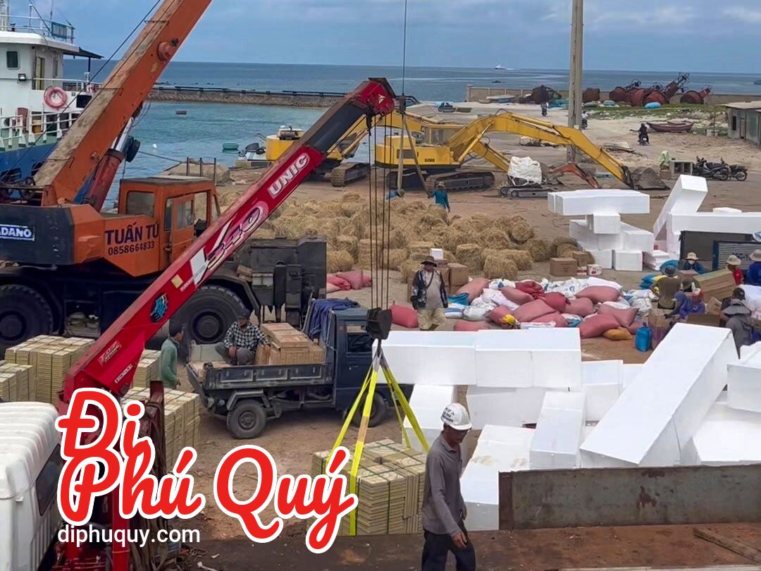 Một góc khác của Cảng Phú Quý sáng nay, Tấn Lợi Phú Quý