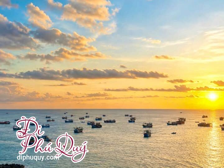 Sáng sớm ở đảo chẳng có gì sang chảnh, Tấn Lợi Phú Quý