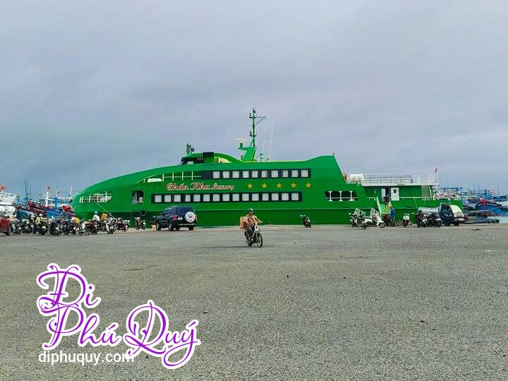 TÀU CHẤN KHA LUXURY THÔNG BÁO HUỶ CHUYẾN, Tấn Lợi Phú Quý