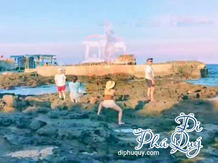 Thanh xuân nhất định phải có một chuyến Phú Quý, Tấn Lợi Phú Quý