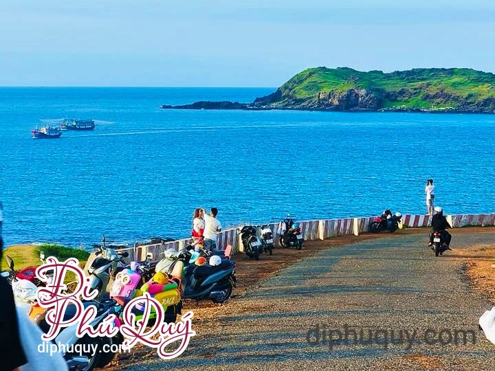 Trạm dừng chân của những kẻ mộng mơ, Tấn Lợi Phú Quý